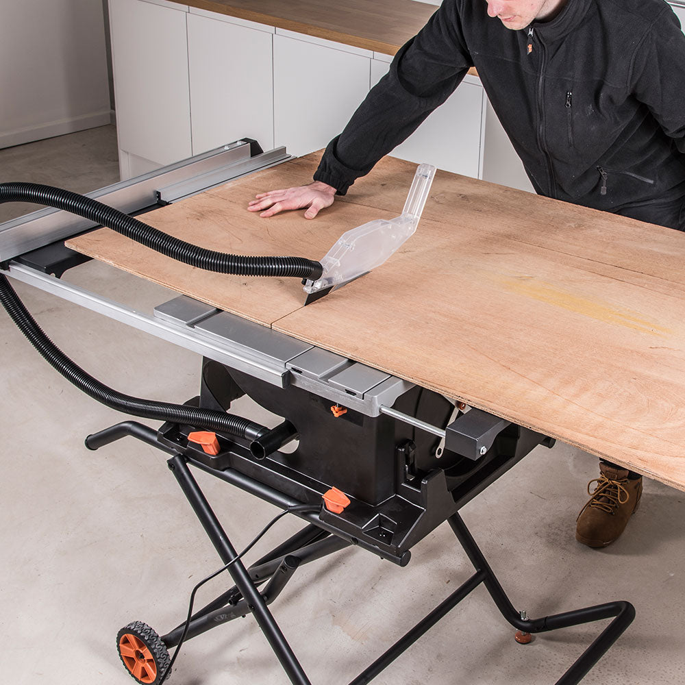 Scies sur table