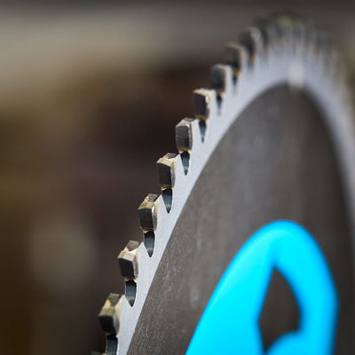 Lame de précision pour acier TCT 355mm Evolution 90 dents alésage 25.4mm pour scie à onglet et scie à tronçonner